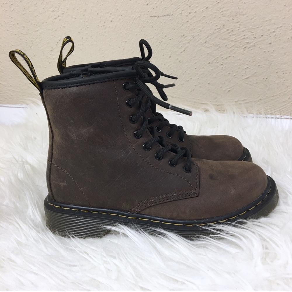 Dr. Martens Delaney Boot Brown Leather Size 1 Kids - Picture 1 of 8